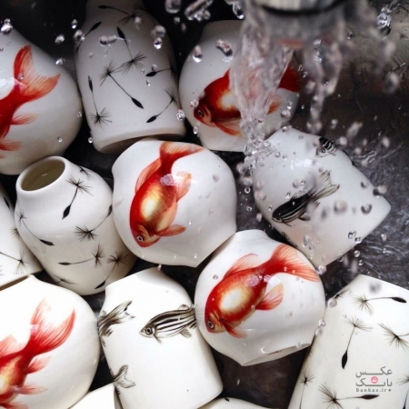 با الهام از طبیعت، نقاشی ماهی بر روی ظروف چینی