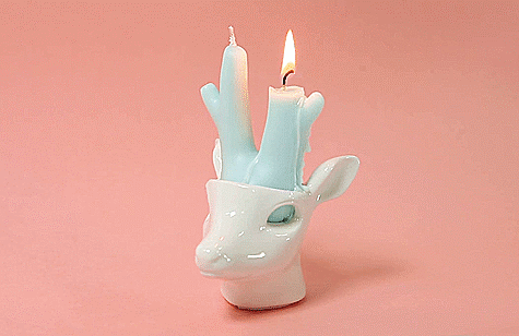شمع معطر که به هنگام سوختن گریه میکند